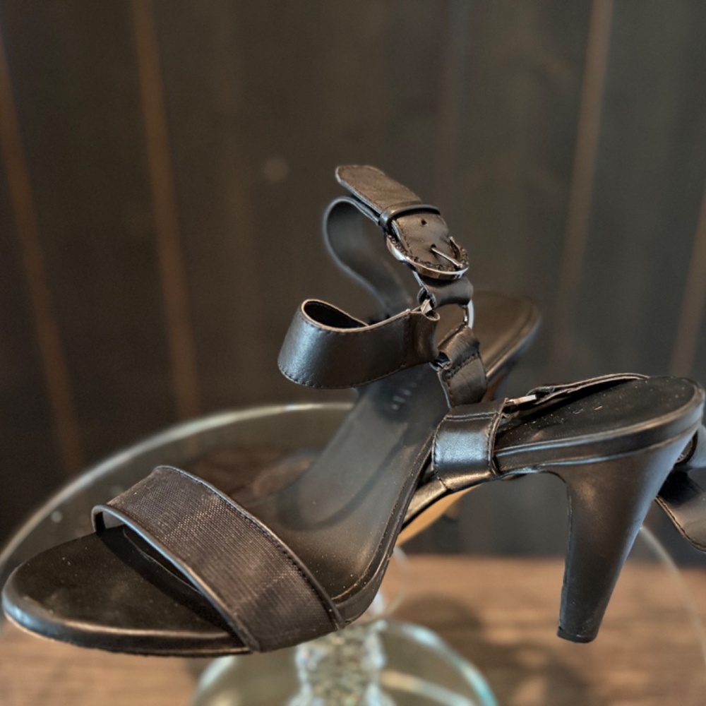 Sling back heels - Picture 2 of 3